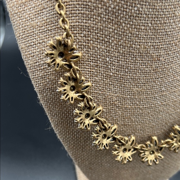 J.Crew Victorian-Inspired Clear Crystal Cluster Statement Bib Necklace ✨ - Picture 10 of 11
